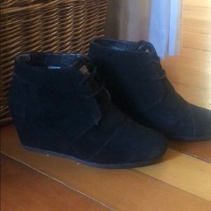 Toms black booties